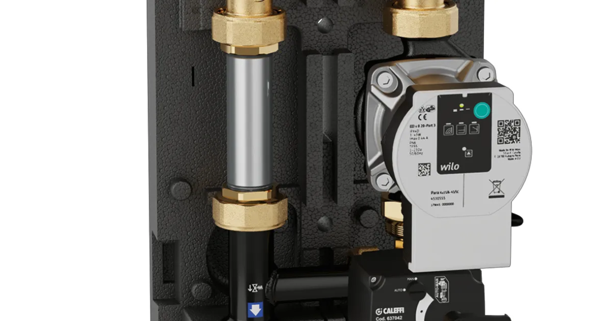 6716C1 Manifold group in pre-assembled composite material